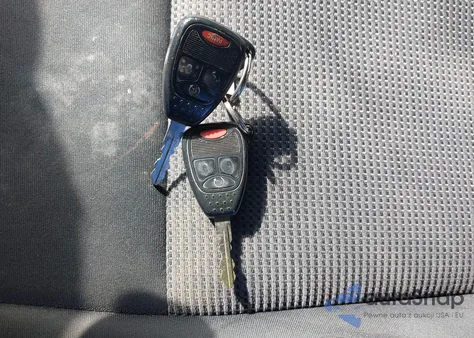 2013 Jeep Patriot Latitude z USA, uszkodzony, nr VIN 1C4NJPFB8DD187782